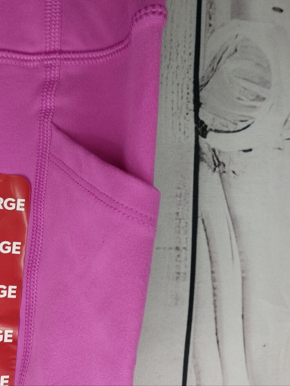 GAP Fit Moisture Wicking Athleisure Workout Yoga Cropped Leggings NWT - Picture 3 of 6